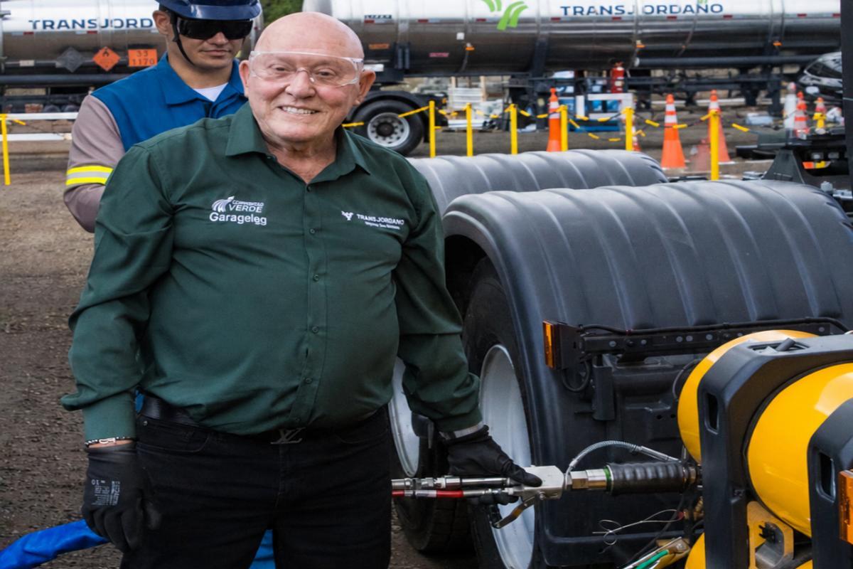 Nova tecnologia permite abastecer caminhões com combustível renovável em até 10 minutos